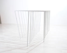 Lataa kuva Galleria-katseluun, Hay Loop Stand Wardrobe vaaterekki
