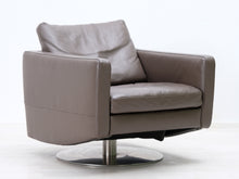 Ladda upp bild till gallerivisning, Natuzzi nahkanojatuoli ruskea
