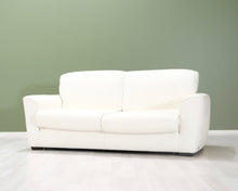 Ladda upp bild till gallerivisning, Natuzzi 2-istuttava nahkasohva valkoinen
