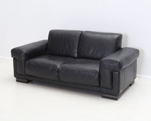 Lataa kuva Galleria-katseluun, Natuzzi 2-istuttava nahkasohva musta
