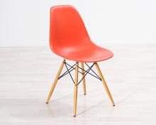 Lataa kuva Galleria-katseluun, DSW Vitra Eames tuoli oranssi
