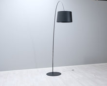 Lataa kuva Galleria-katseluun, Foscarini Twiggy lattiavalaisin musta
