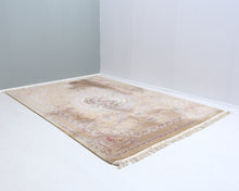 Lataa kuva Galleria-katseluun, Villamatto silkkikuvioilla 250 x 350 cm
