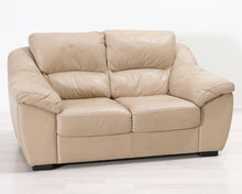Lataa kuva Galleria-katseluun, 2-istuttava nahkasohva beige

