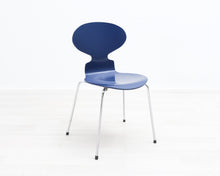 Load image into Gallery viewer, Fritz Hansen Muurahaistuoli sininen

