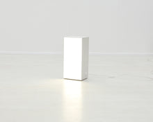 Load image into Gallery viewer, Artekin Bright White-valaisin
