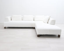 Lataa kuva Galleria-katseluun, Natuzzi 4-istuttava kulmasohva valkoinen
