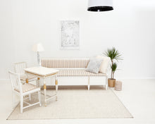 Load image into Gallery viewer, Kustavilainen pöytä
