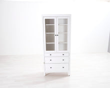 Lataa kuva Galleria-katseluun, IKEA Hemnes vitriinikaappi
