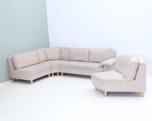 Lataa kuva Galleria-katseluun, 4-istuttava kulmasohva beige
