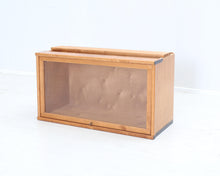 Load image into Gallery viewer, Boknäs Mappivitriini lasiovella (K47, S39 cm)
