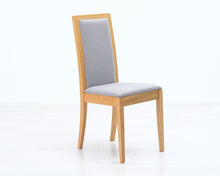 Lataa kuva Galleria-katseluun, Ruokapöydän tuoli harmaalla kangasverhoilulla
