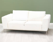 Lataa kuva Galleria-katseluun, Natuzzi 2-istuttava kangassohva valkoinen
