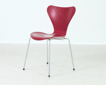 Ladda upp bild till gallerivisning, Fritz Hansen Series 7 Seiska tuoli punainen
