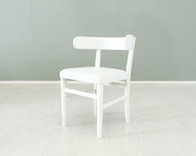 Lataa kuva Galleria-katseluun, Werner West Hugging chair valkoinen
