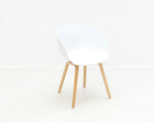 Lataa kuva Galleria-katseluun, Hay About a Chair AAC21 tuoli
