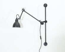 Lataa kuva Galleria-katseluun, DCW éditions Lampe Gras 210° seinävalaisin pyöreä varjostin
