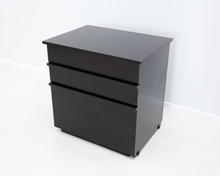 Lataa kuva Galleria-katseluun, Crate &amp; Barrel convertible desk työpöytä
