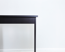 Lataa kuva Galleria-katseluun, Crate &amp; Barrel convertible desk työpöytä
